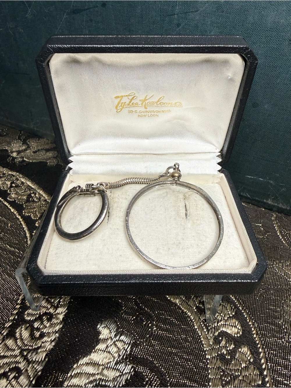 VTG Silver Tone Key Ring Silver Dollar Holder